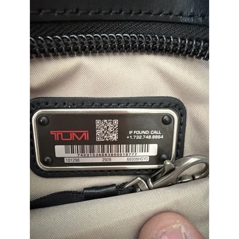Tumi eastern zip